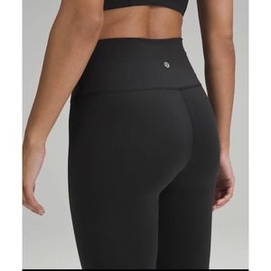 Lululemon Wunder Under Cropped High Rise‎ 21" Black Leggings Women’s Size 8